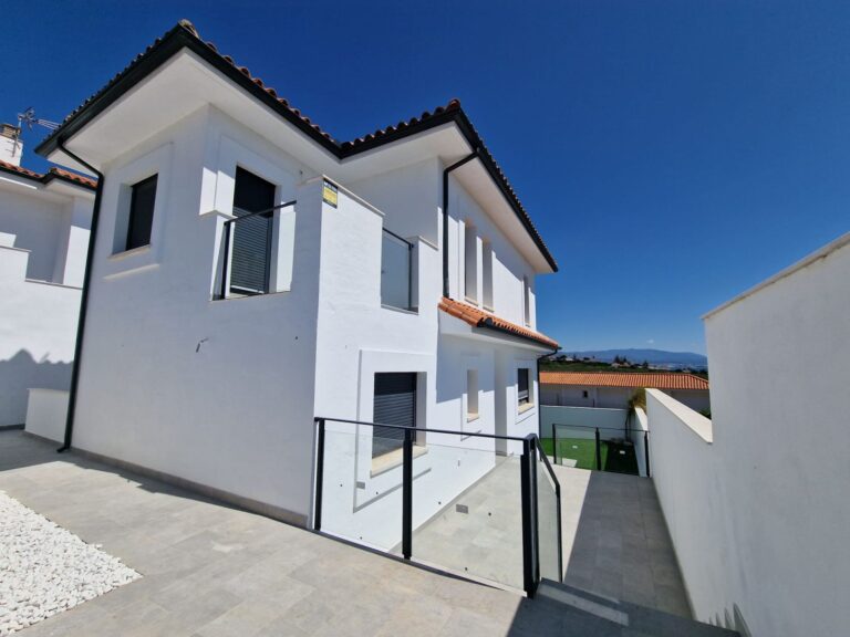 new villas for sale La Duquesa
